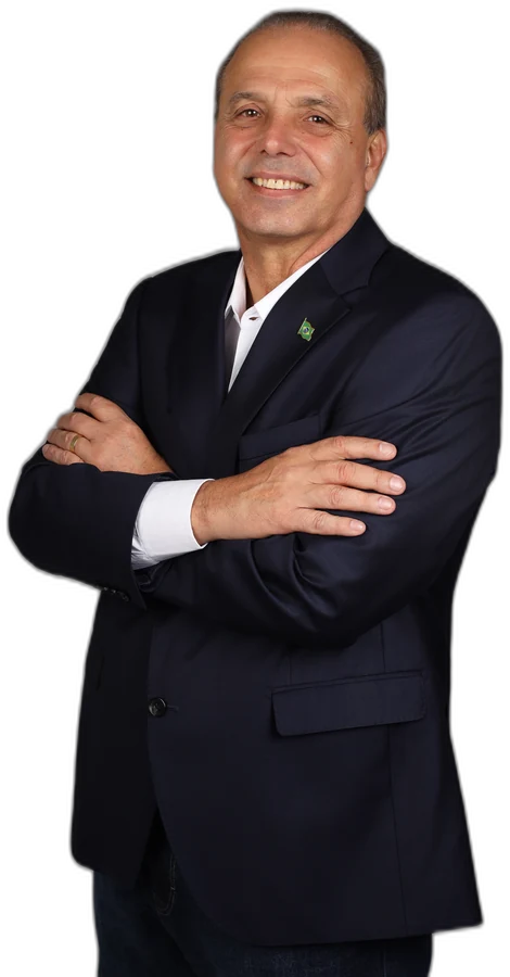 Bruno Marini de terno