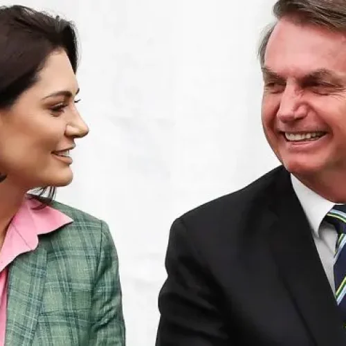 Cenário Eleitoral: Pesquisa Aponta Derrota de Lula para Bolsonaro e Michelle em Eventual Segundo Turno