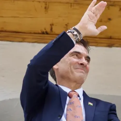 Bolívia Vira a Página: O Fim de 20 Anos de Socialismo e a Promessa de um Novo Amanhecer Capitalista